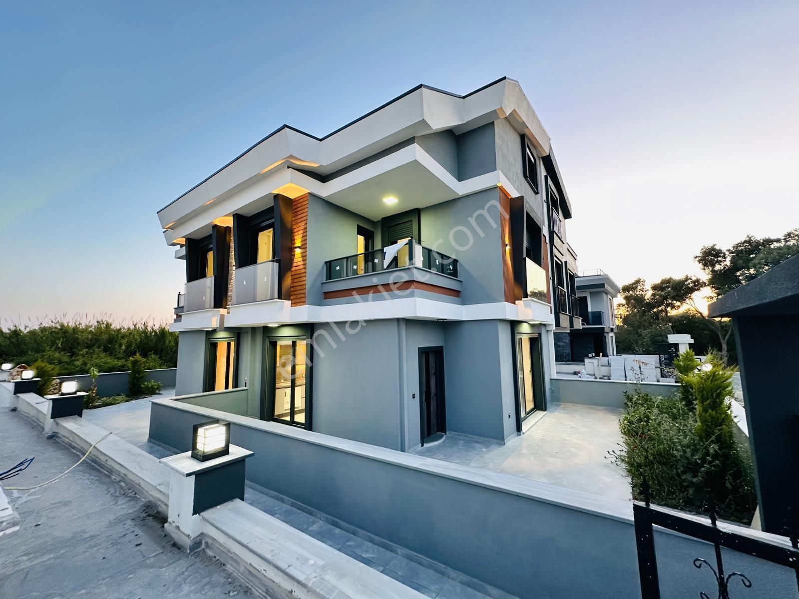 Didim Hisar Mahallesinde 3+1 Modern Mimari Satılık Fırsat Villa