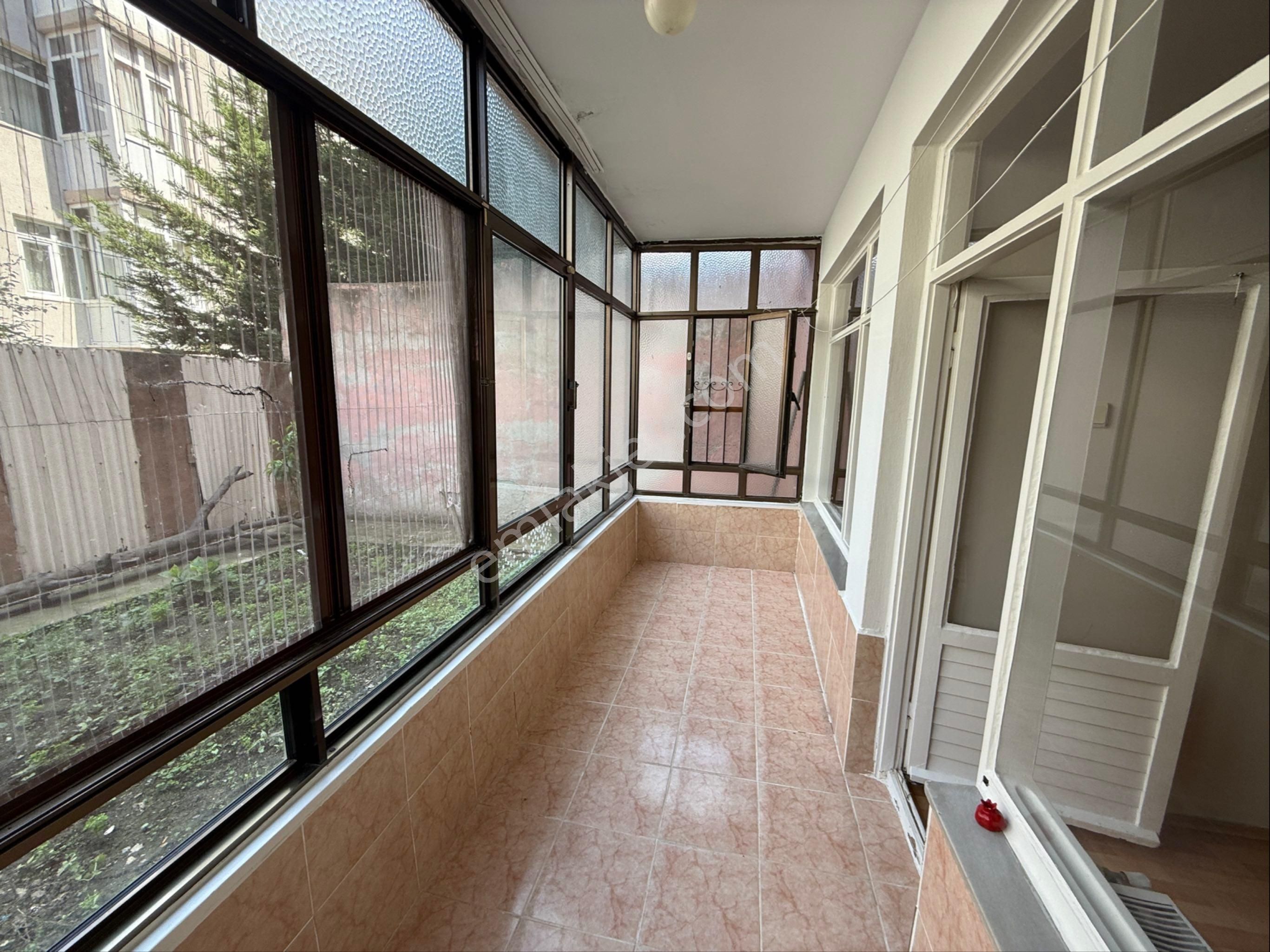 Zeynepkamilhastanesıne Yakın 2+1 Bahçe Katı Üsküdar