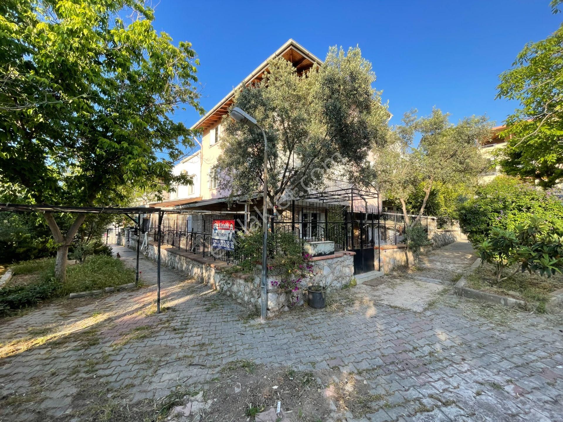Evka 3 Mahallesi'nde Kiralık Villa Doğa Manzaralı Köşe Villa