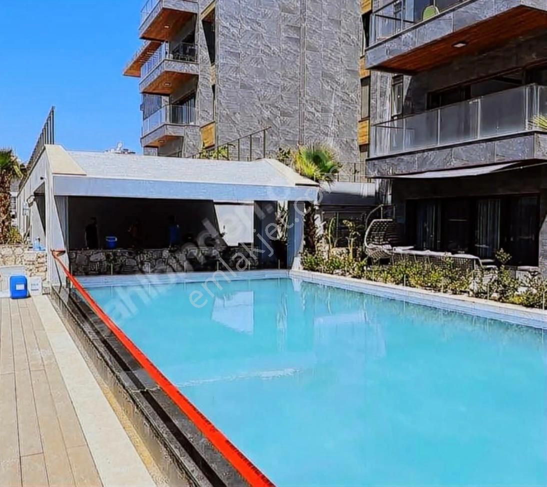 Kuşadası Ege Mahallesinde Açık Kapalı Havuzlu Sosyal Donatılı Sitede Satılık Sıfır 2+1 Daire - Görsel 3