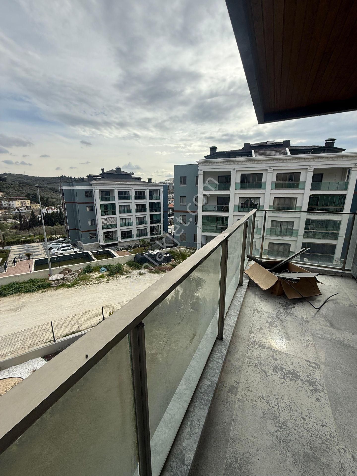 Kuşadası Ege Mahallesinde Açık Kapalı Havuzlu Sosyal Donatılı Sitede Satılık Sıfır 2+1 Daire - Görsel 15