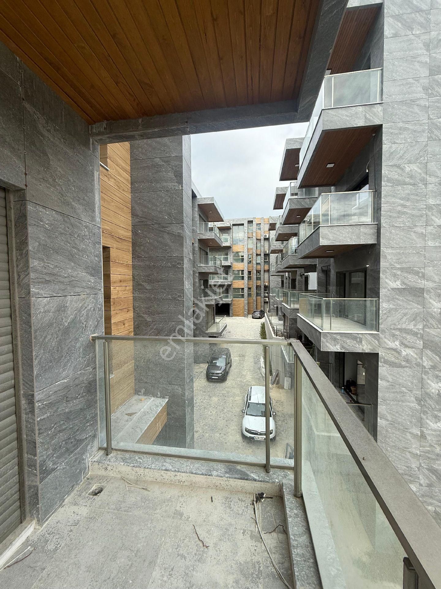 Kuşadası Ege Mahallesinde Açık Kapalı Havuzlu Sosyal Donatılı Sitede Satılık Sıfır 2+1 Daire - Görsel 13