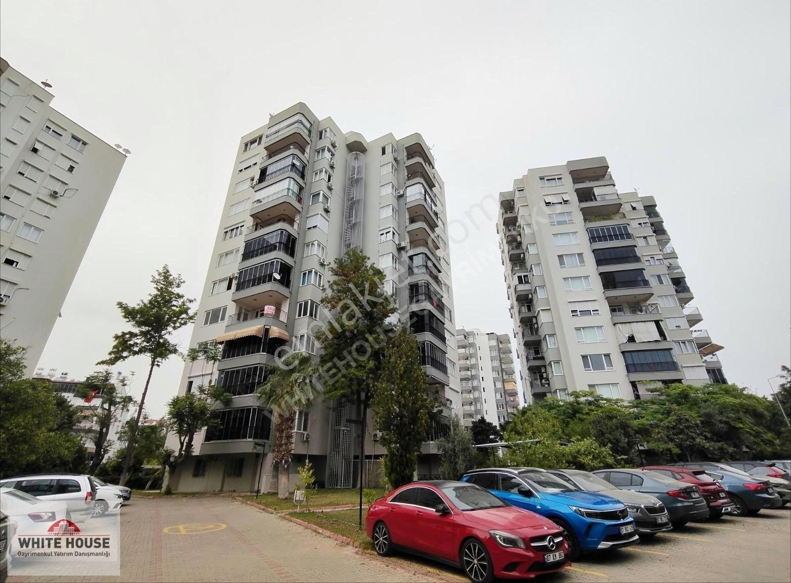 Yeşilbahçe Mah. Karayel Sitesi 180 M2 3+1 40.000 Tl