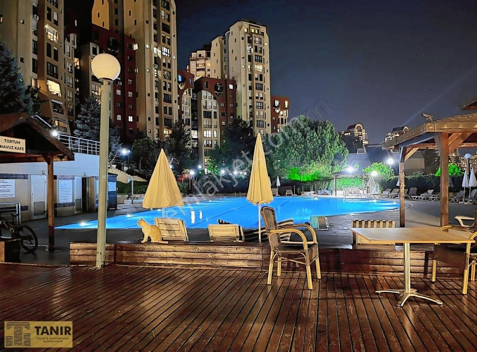 Bahçeşehir Tortum'da Manzaralı 4+1 Satılık Dubleks Daire