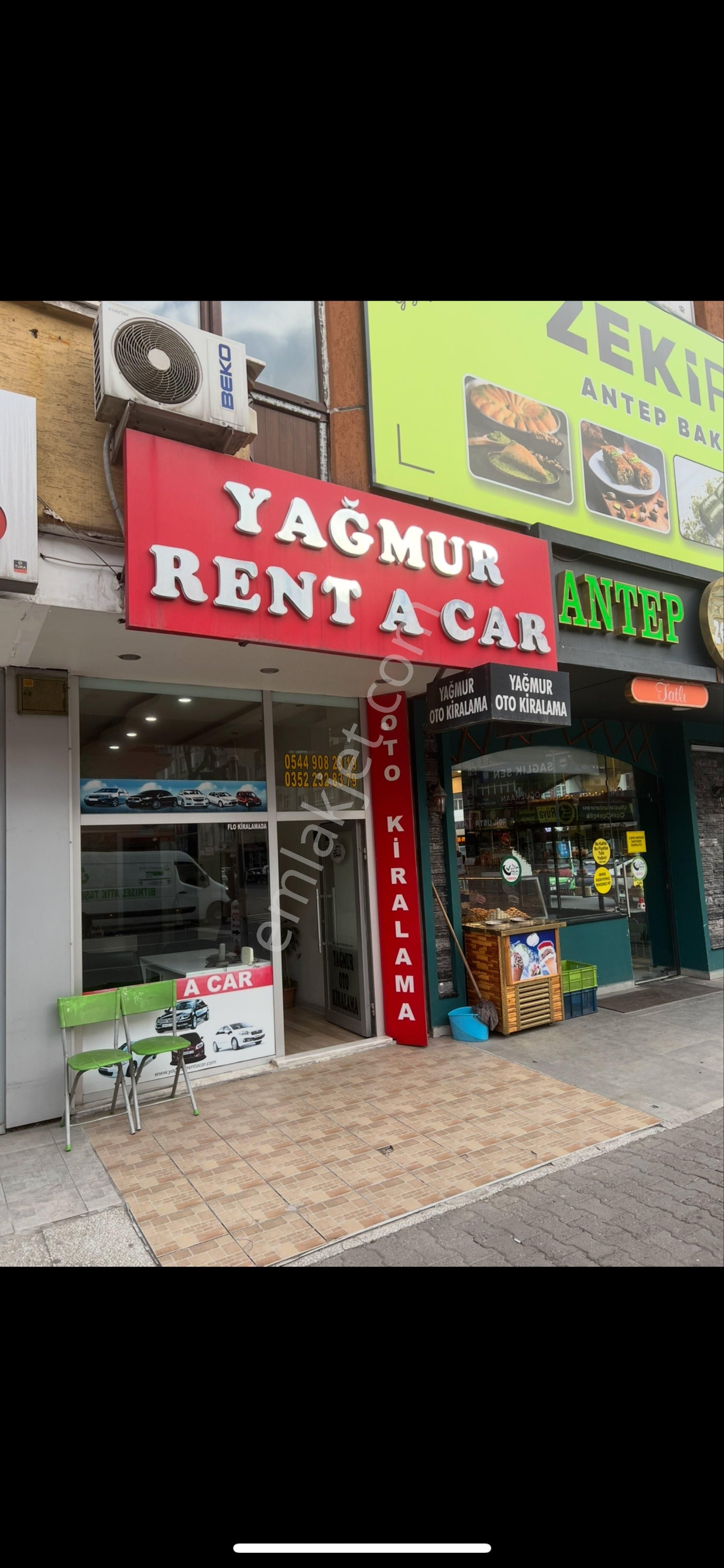 Emek Işıklarında Satlık Dükkan
