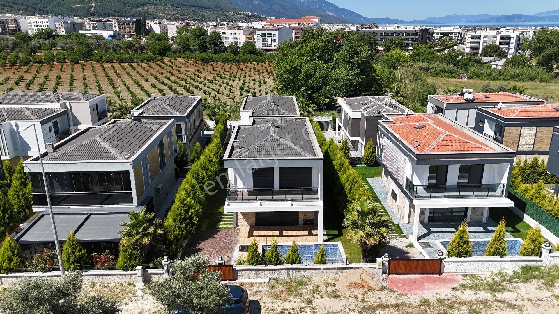 Araç Takasına Açık Müstakil Özel Havuzlu Villa