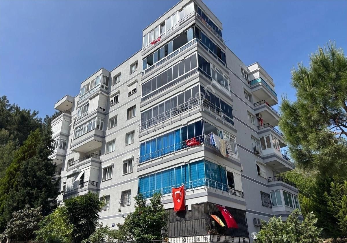 Balçova Da Nezih Bir Bölgede Site İçi Arakat 3+1 Otoparklı Daire