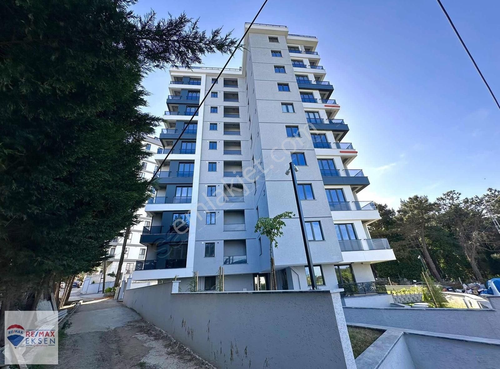 Çekmeköy Muhteşem Orman Manzaralı Satılık 5+1 Teras Dublex Daire