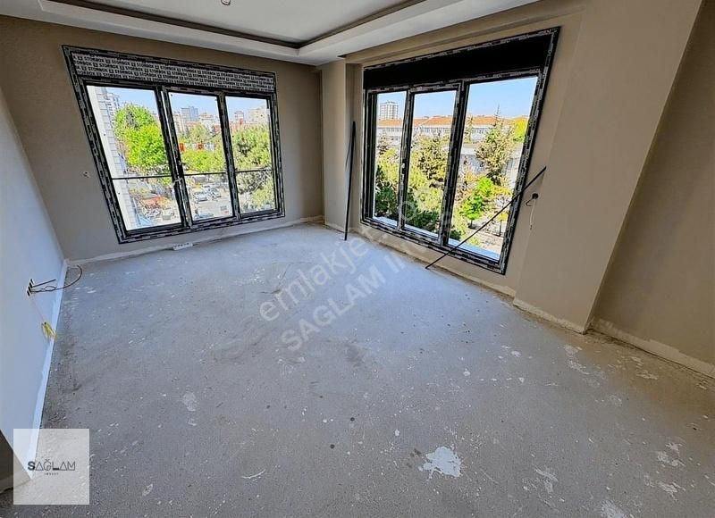 Feneryolu Minibüs Caddesi Üzeri, 2+1 Sıfır Daire