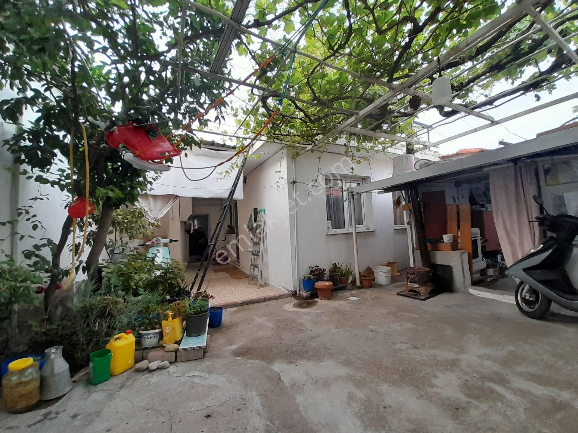 İzmir Bergama Kurtuluş Mh Aynı Bahçede (3+1) Ve (2+1) Satılık 2 Adet Müstakil Ev - Görsel 2