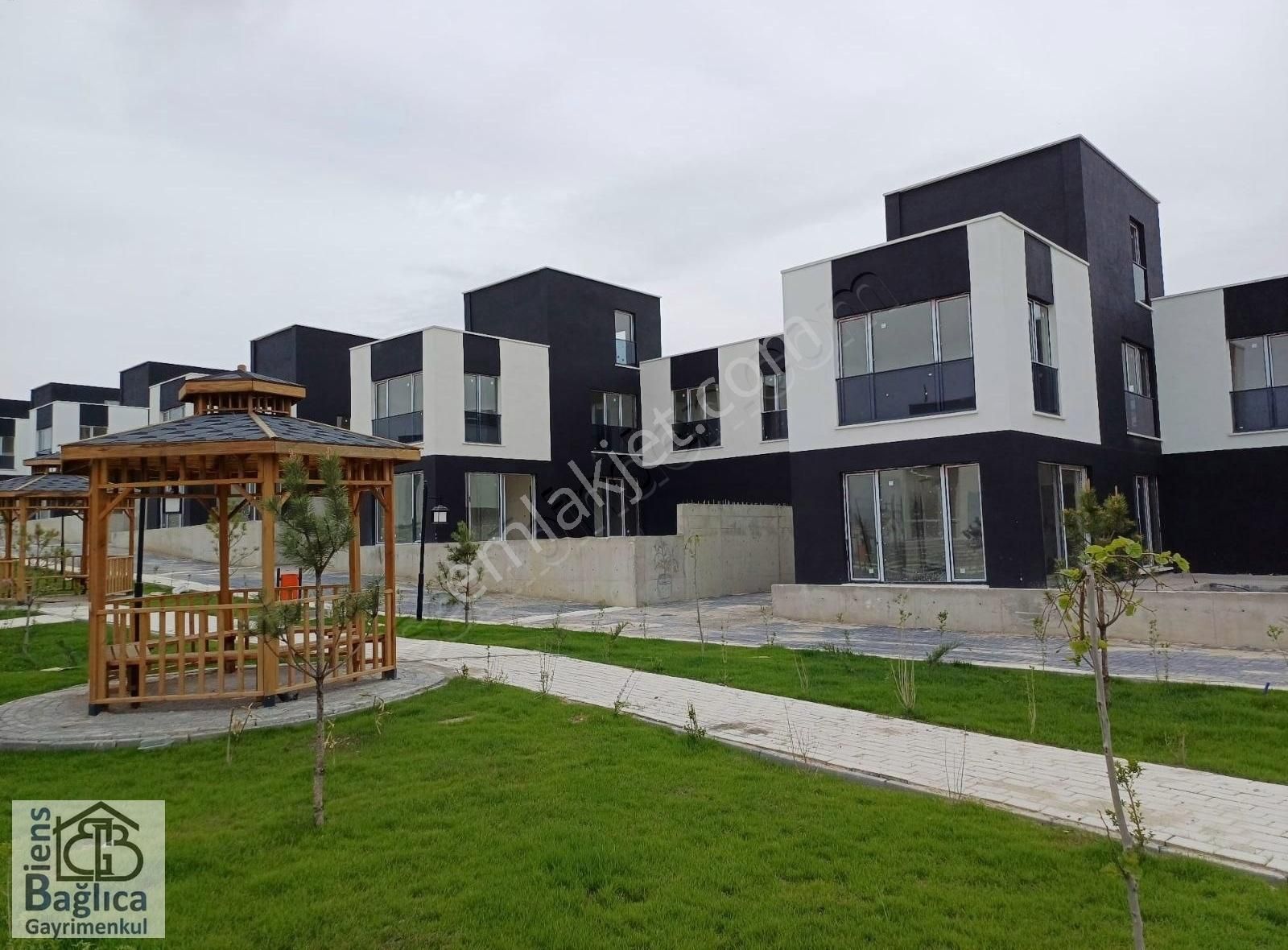 Takaslı Biens Ten Acill Satılık Site İçerisinde Satılık Villa