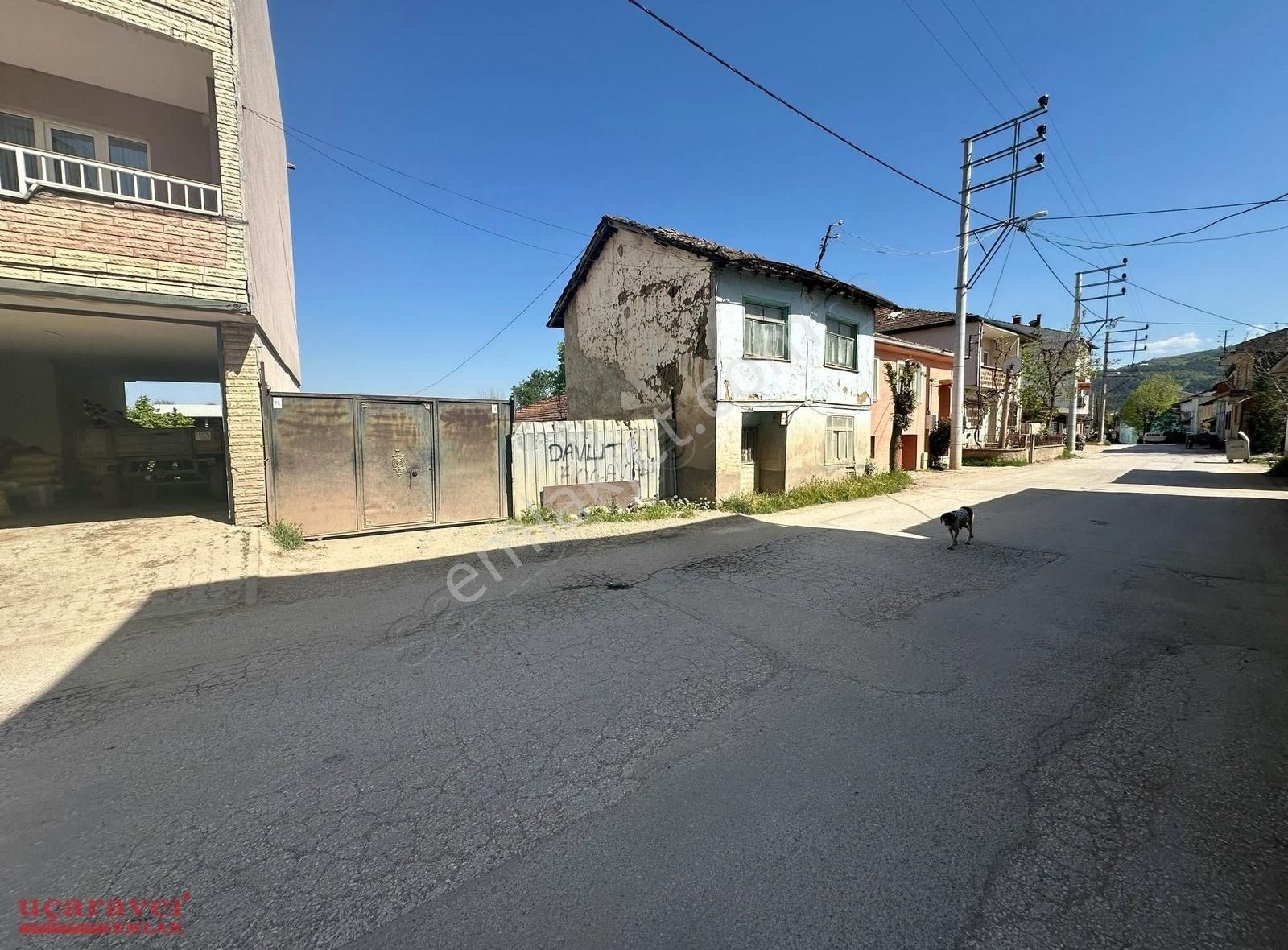 Uçaravcı'dan Edebey Mahallesinde 281 M² Konut Arsası