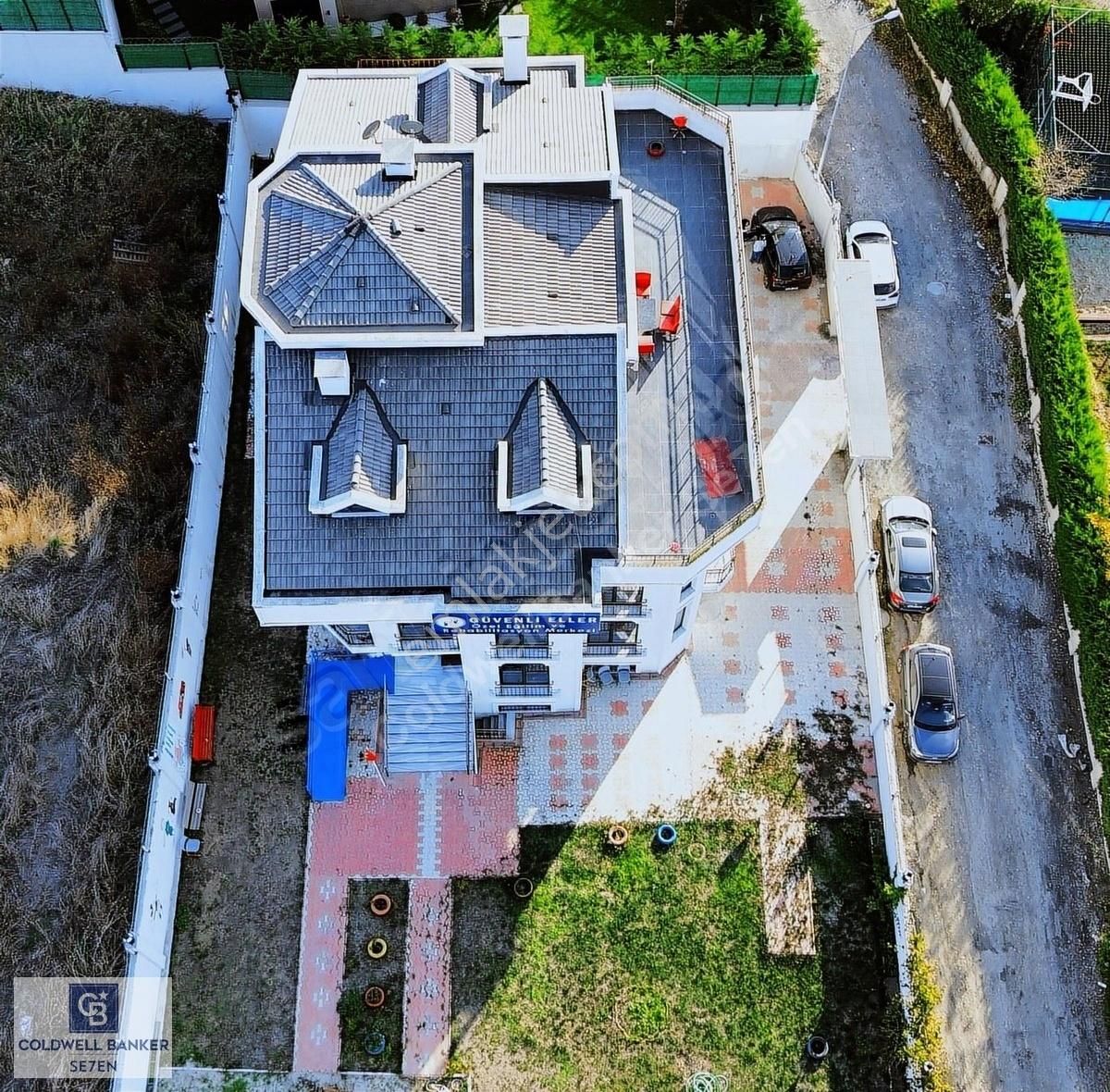 %50 Peşin Maliyetine Dereağzında Ticariye Uygun 870 M² 14+2