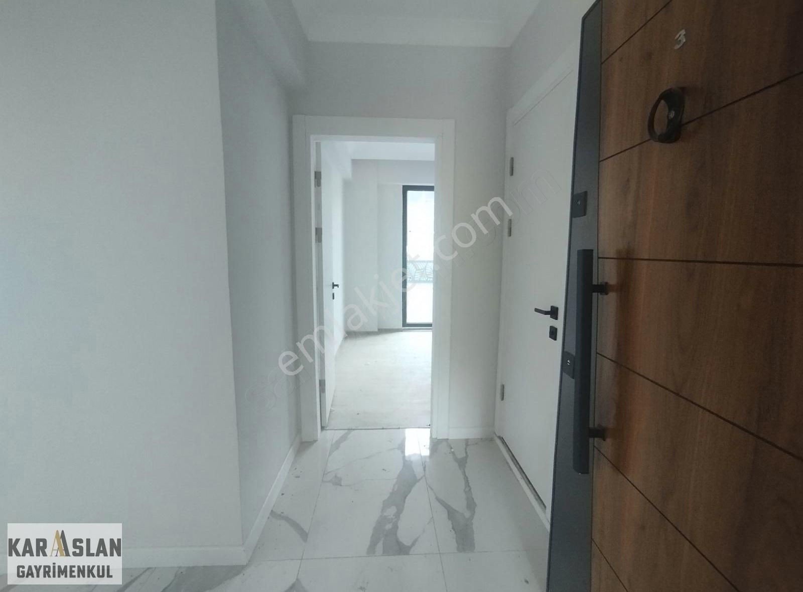 Başiskele Yeşilyurt Merkezi Konumda Kiralık 2+1 Ara Kat Daire