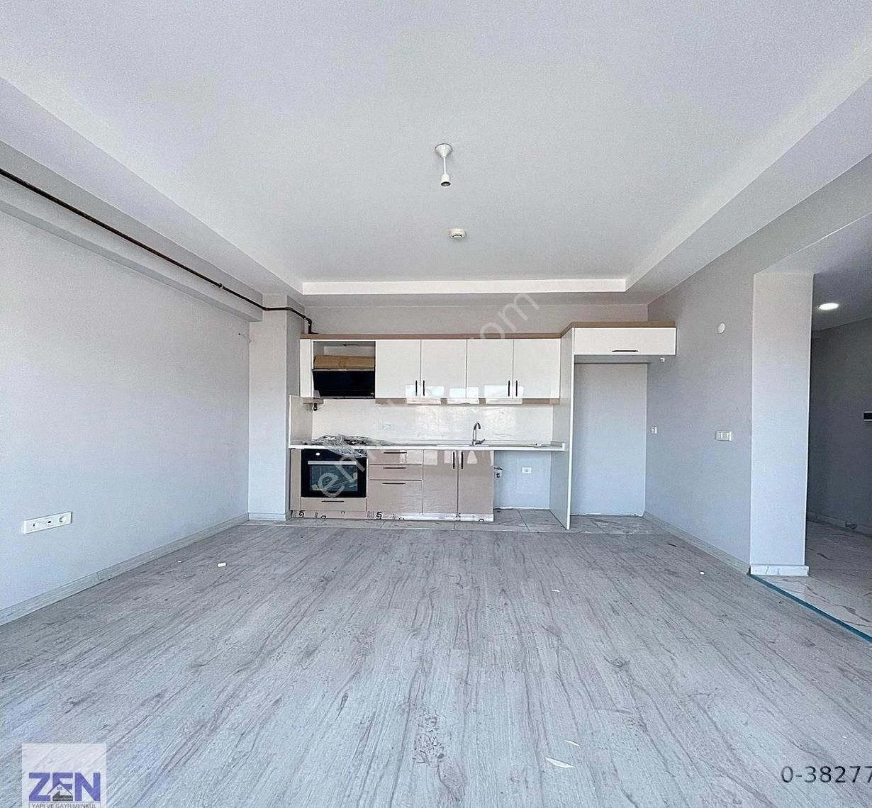 Sıfır!! Merkezi Konumda Site İçinde Balkonlu 2+1 Kiralık Daire