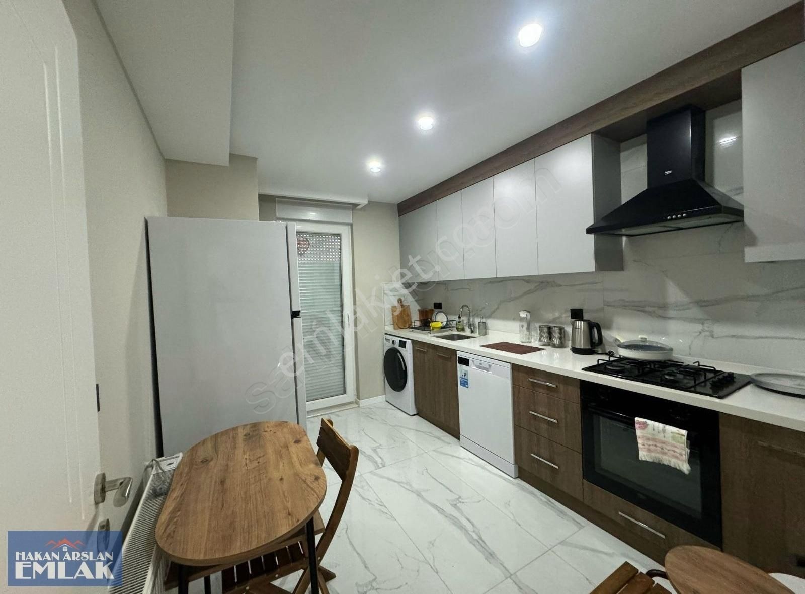 Yenigün Mah.2+1 Kapalı Otoparklı Cadde'ye Yakın Asansör'lü Daire