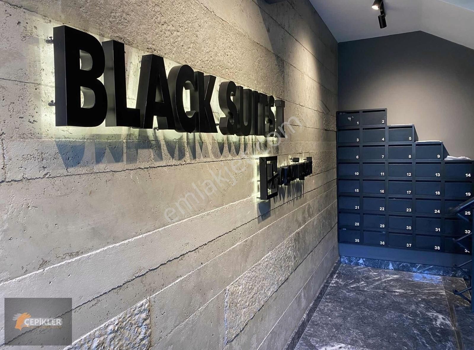 Çepiklerden Black Suit'de Çift Balkonlu 1+1 Eşyalı Satılık Daire
