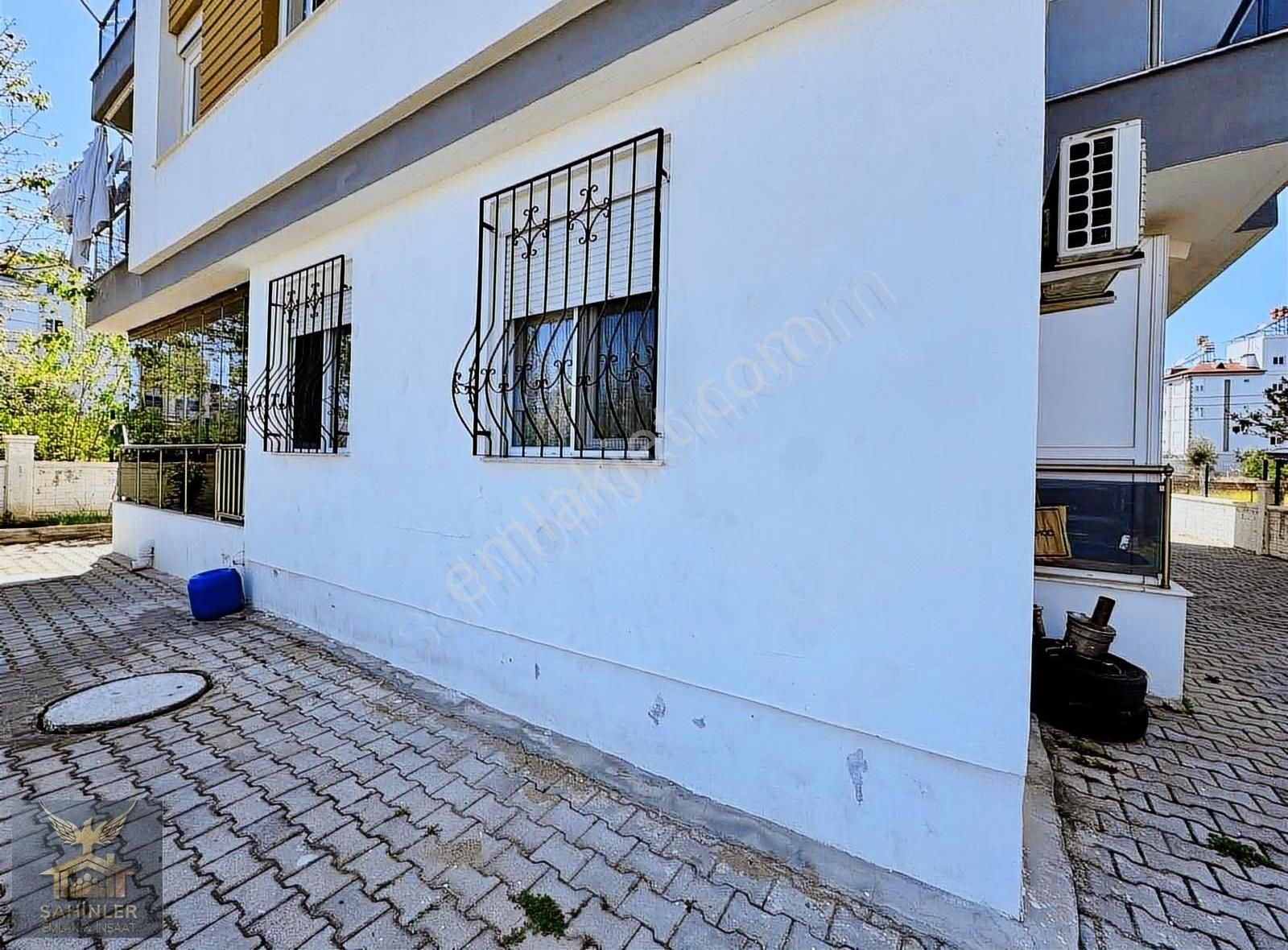 V.karşıyakada Şok Fiyatta 2+1 90 M2 Y.giriş Cam Balkonlu Daire