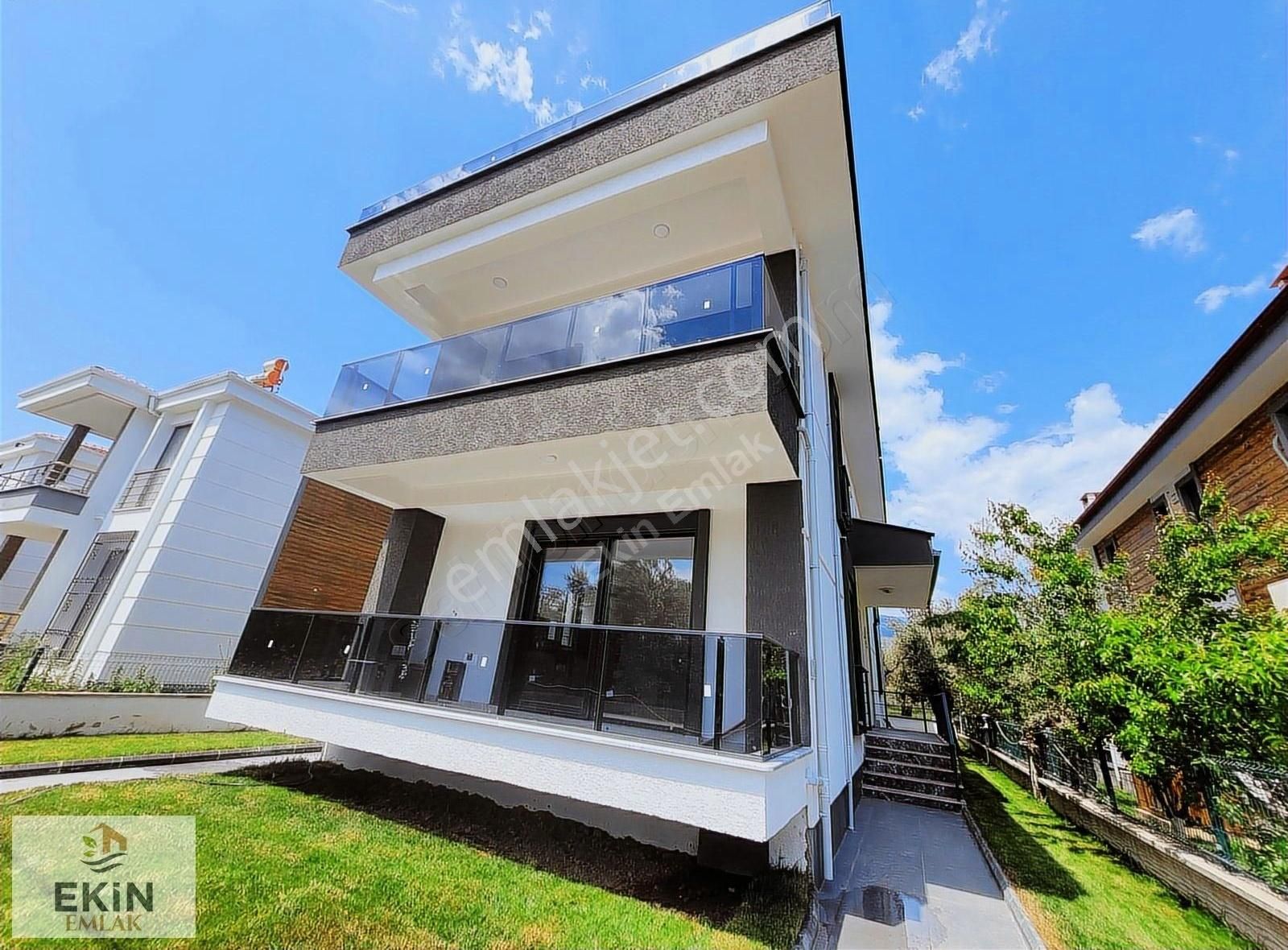 Denize Yakın Doğa Manzaralı 4+1 Villa - Görsel 34