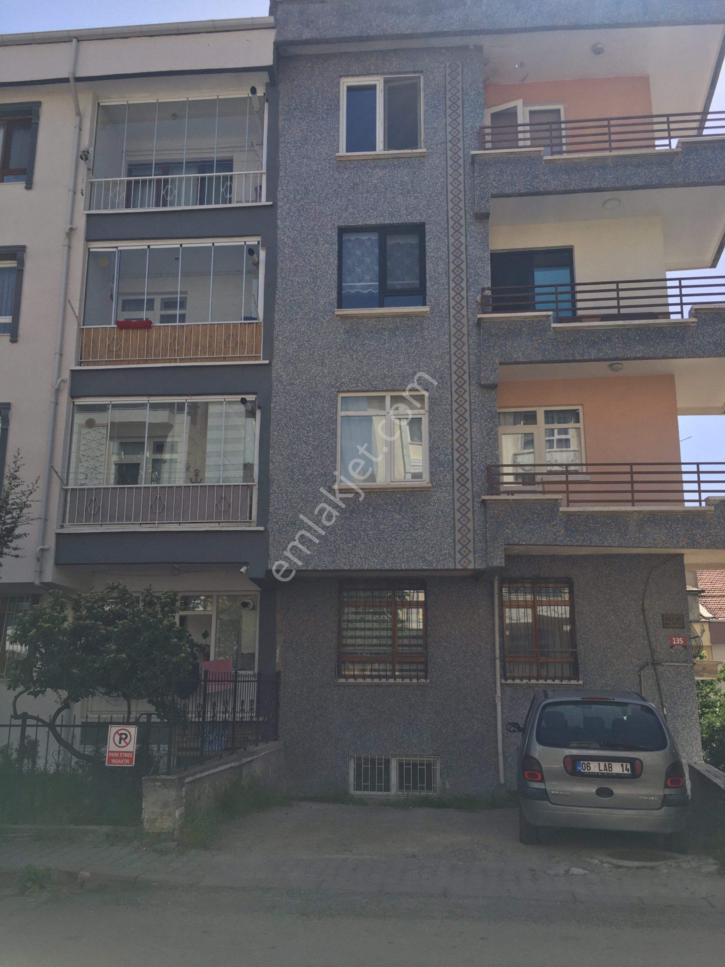 Yenimahalenin Nezih Bir Yerinde Satılık Catidibleks