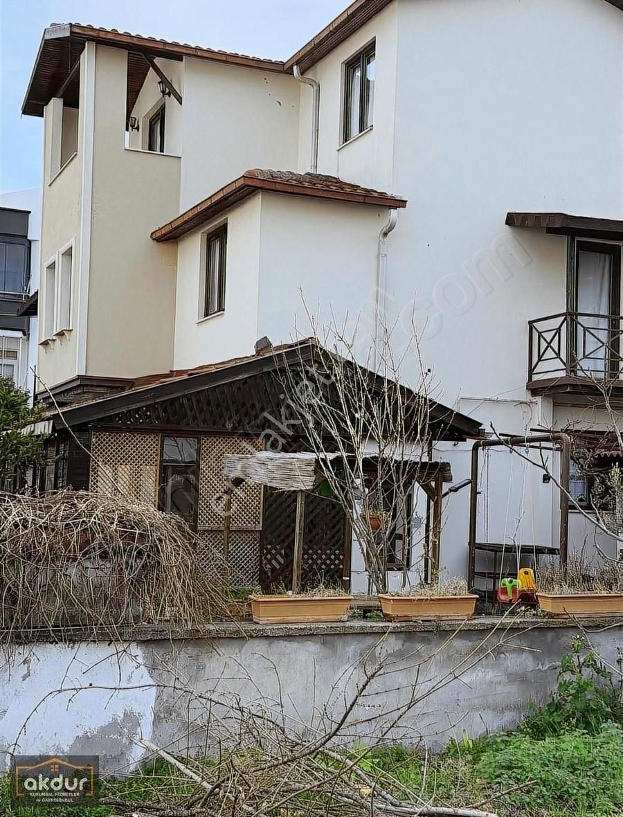 Akdur Dan Çatalçam Da 6+1 Tiribleks Villa