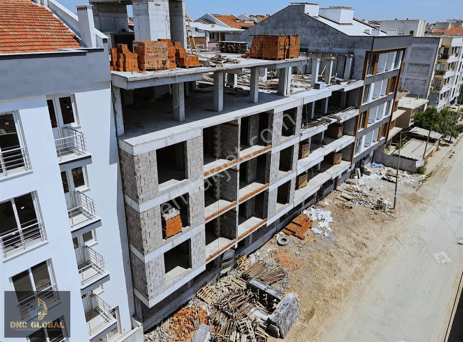 Muradiye Dede Sokak'ta Lüx 2+1 Daireler