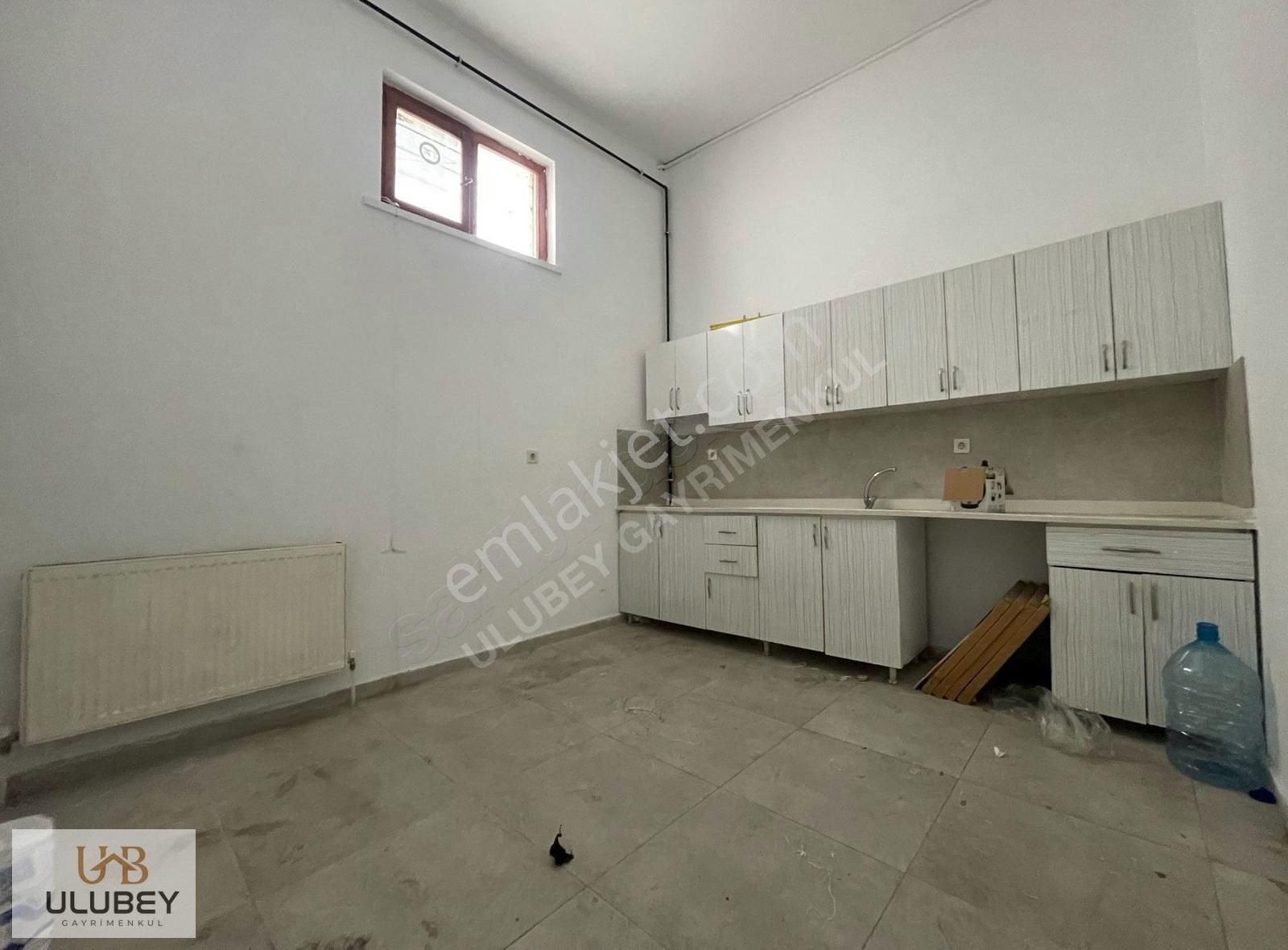 19 Mayıs Mahallesi Merkezi Konum İşlek Cadde Üzeri 130m² Dükkan