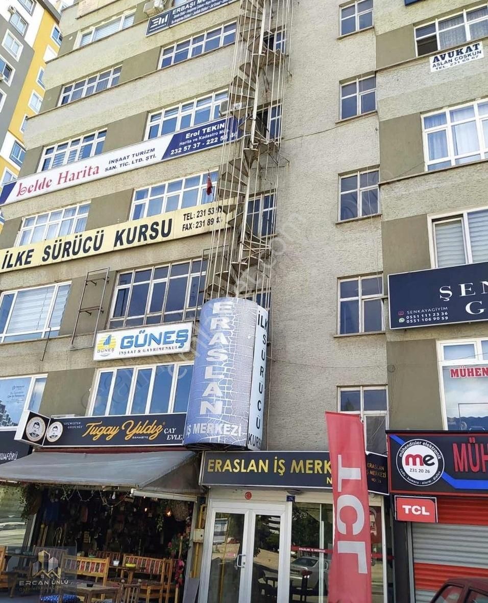Sahabiye Eraslan İş Merkezinde Eşyalı Güzel Konumda Satılık Ofis