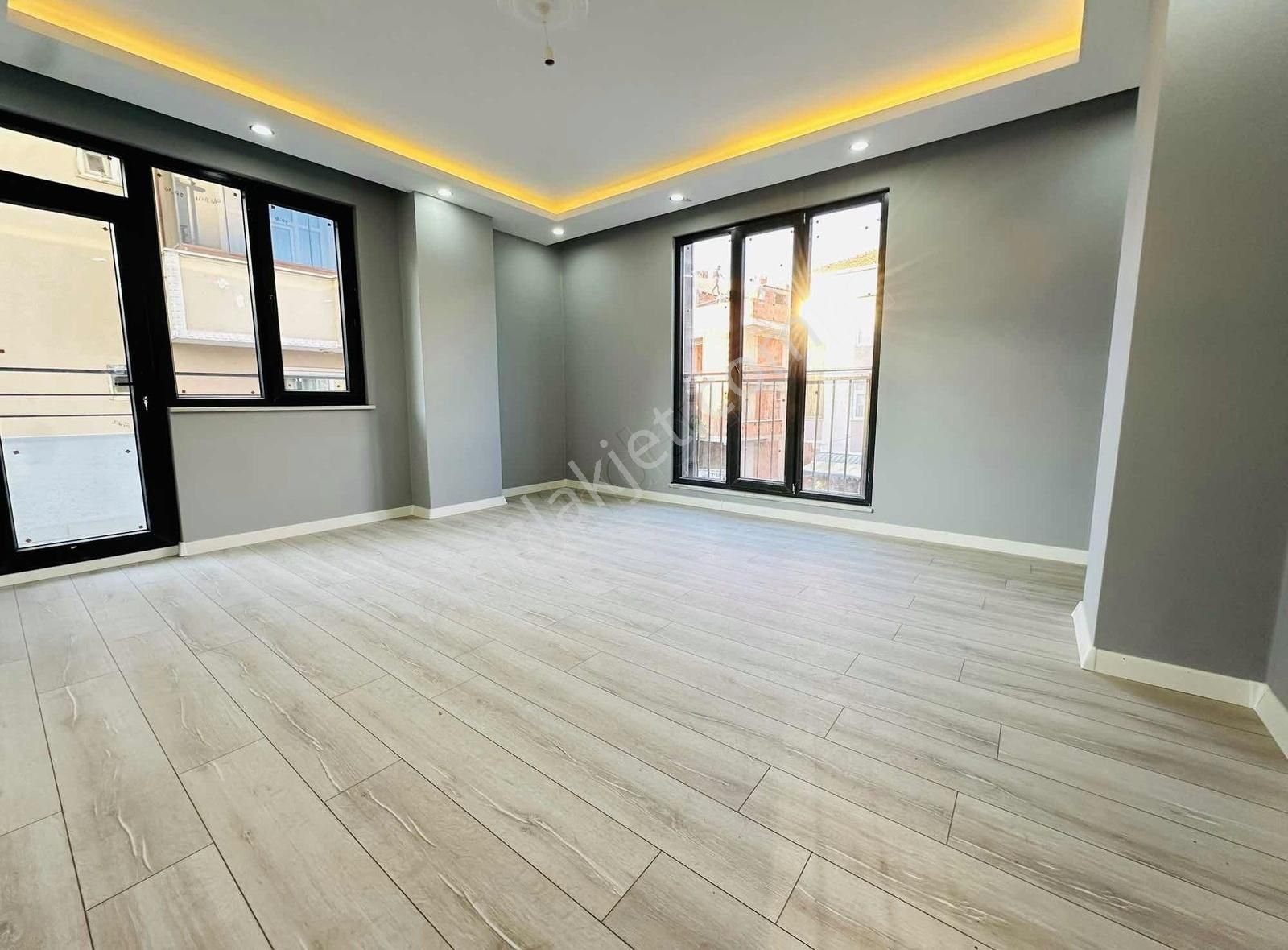 K.karabekirde Asnsorlu K.otoprklı 2+1 90 M2 Arakat