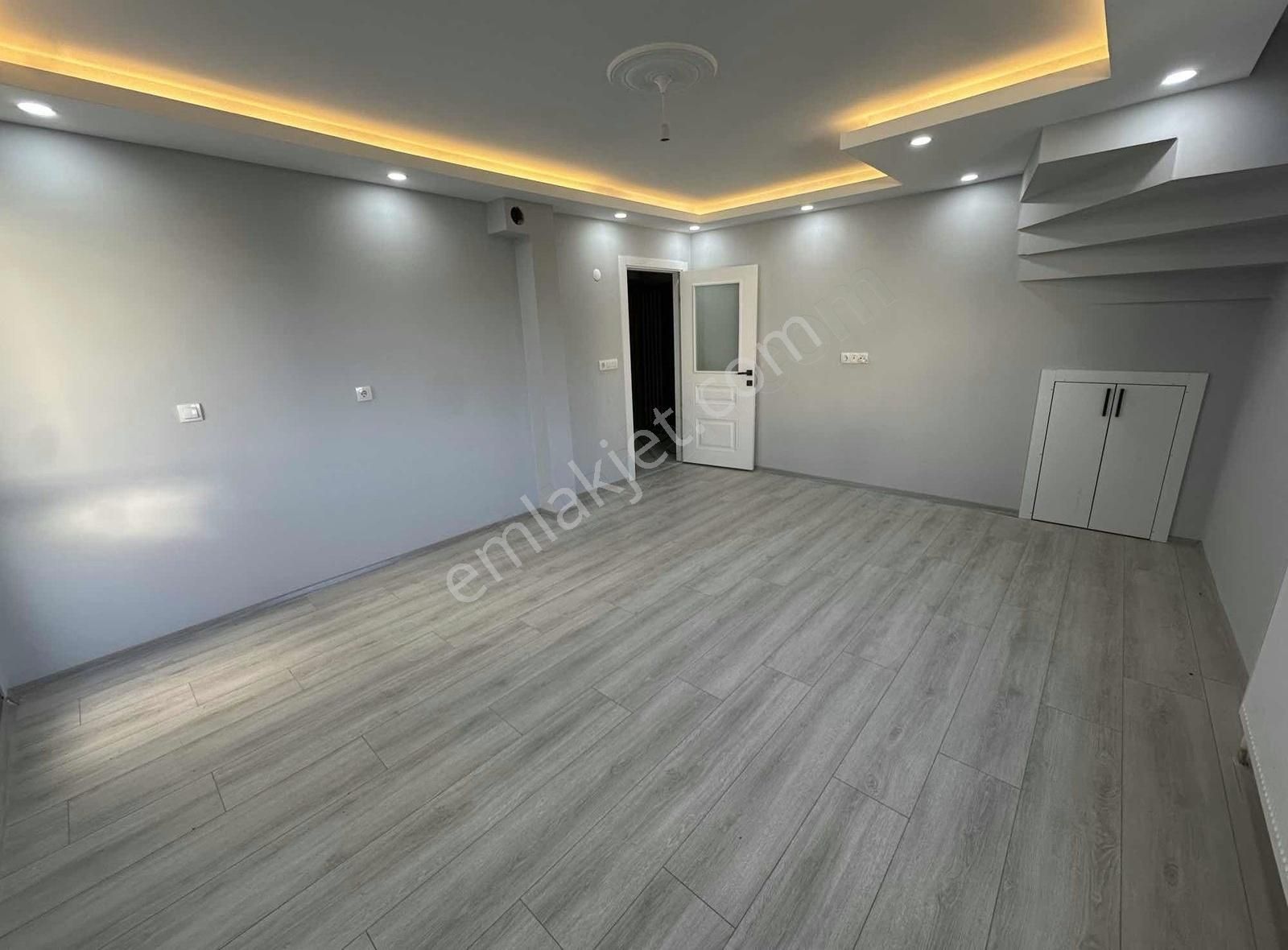 Nenehatun Atatürk Cd Yakını 2+1 130m2 Çatı Dublexi