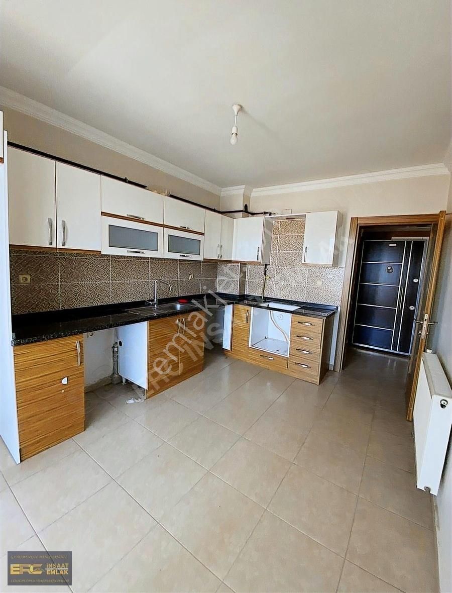Mimoza Sitesinde Çakma 4+1 Kiralık Daire