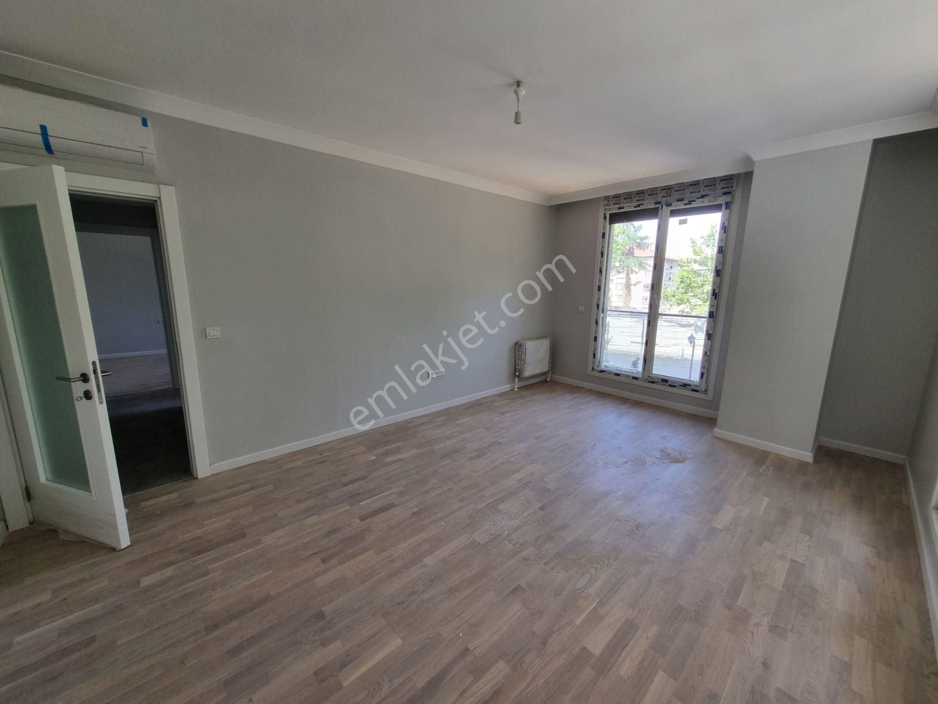 Feneryolu Bağdat Cad. 2. Bina Sıfır 2+1 Daire