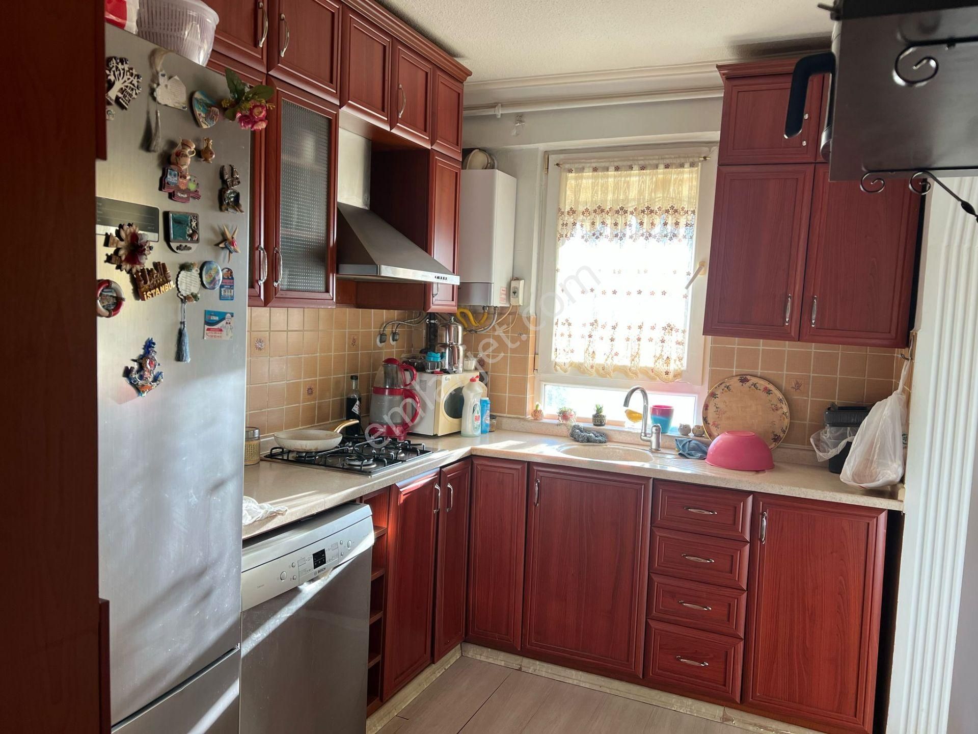 Kartal'dan Harb-iş 2 De Ara Kat Satılık Yapılı Daire