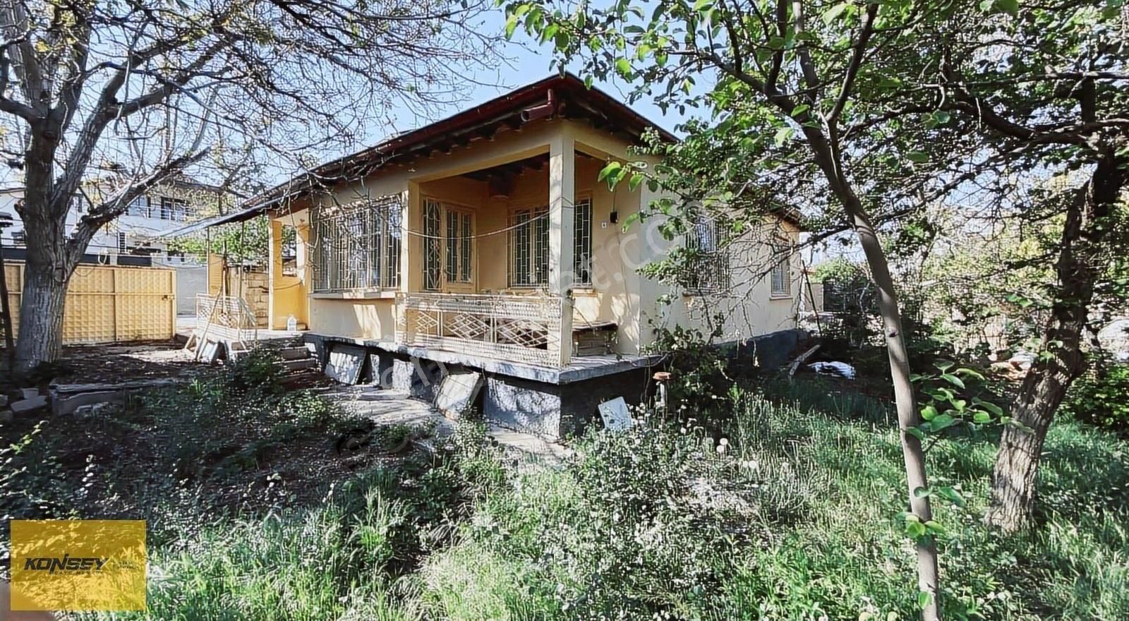 Bakkalbaşı Mah. 6 Kat İmarlı Arsa Ve Müstakil Ev