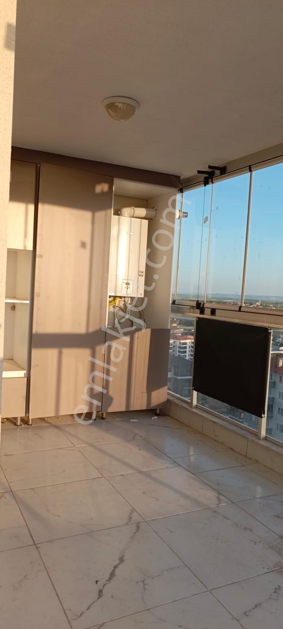 Uşak Cumhuriyet Mahallesi Batıkent Civarı Kiralık 135 M2 Kiralık Daire