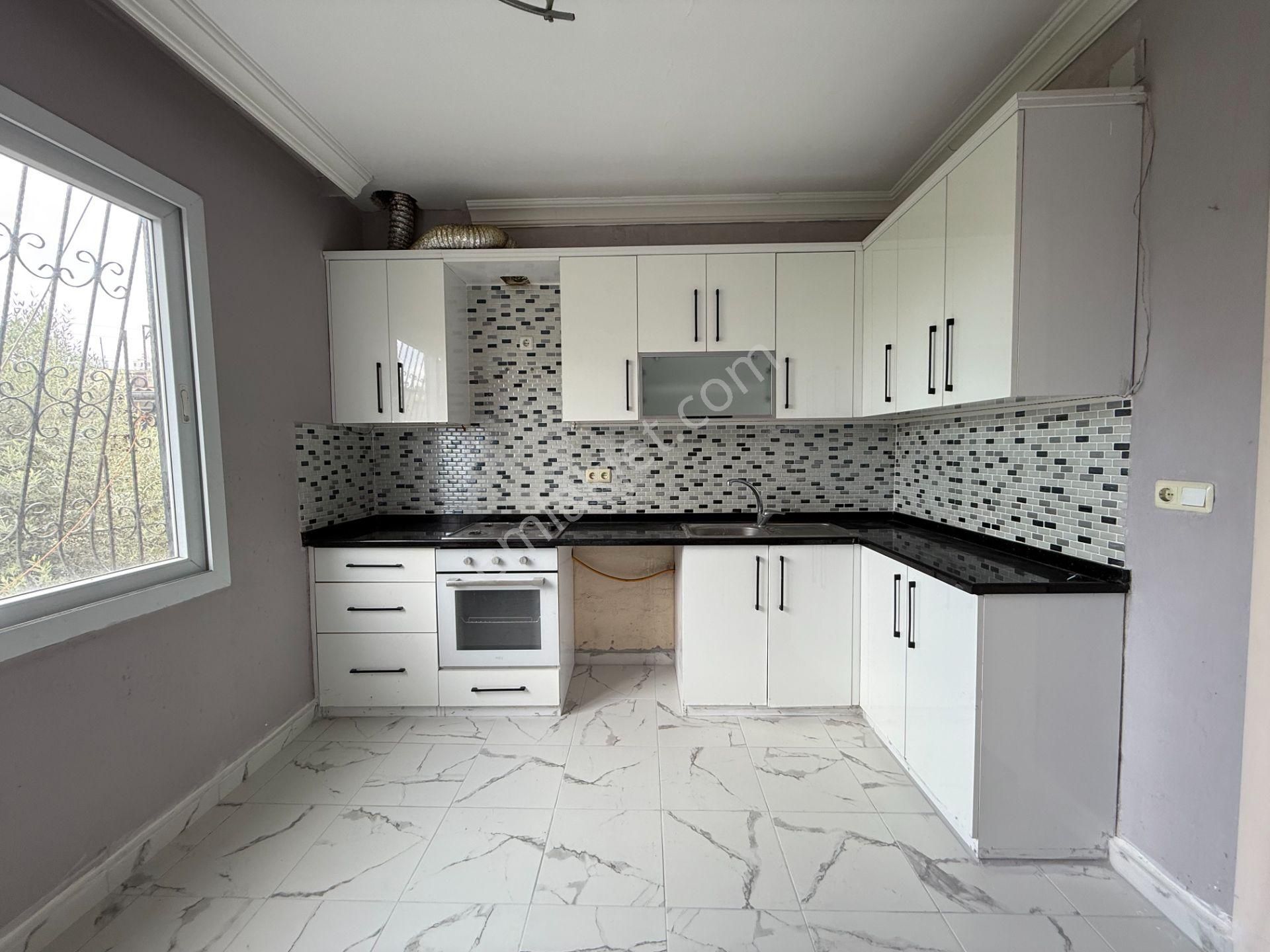 Yüreğir Seyhan Mh 2 Katlı 130 M2 Satılık Hasarsız Müstakil Ev