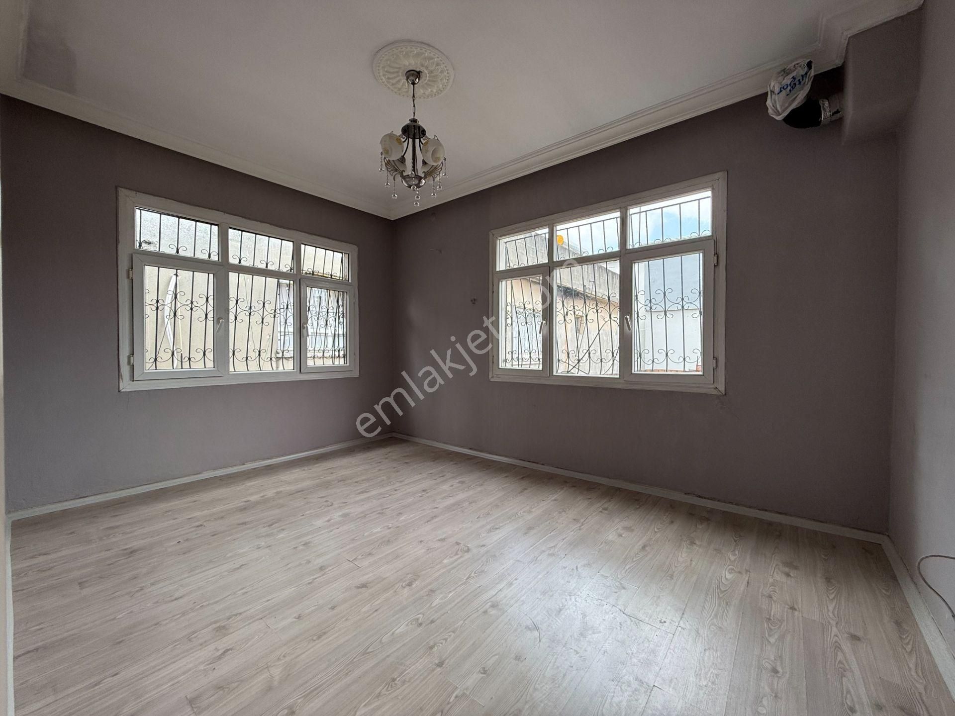 Yüreğir Seyhan Mh 2 Katlı 130 M2 Satılık Hasarsız Müstakil Ev - Görsel 13