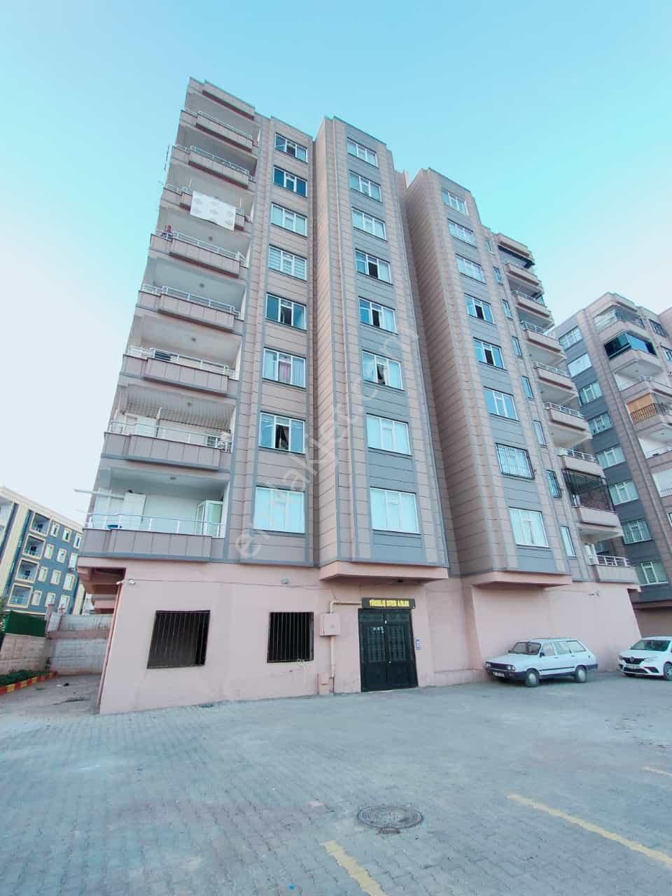 Cadde Seyrandan Satlık 2+1/