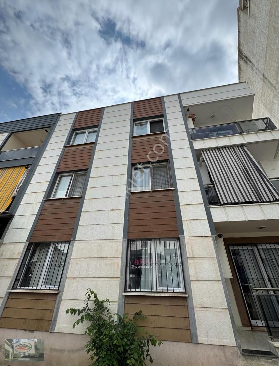 Akman Gayrimenkul'den Muradiyede Satılık 2+1 Kapalı Mutfak Daire