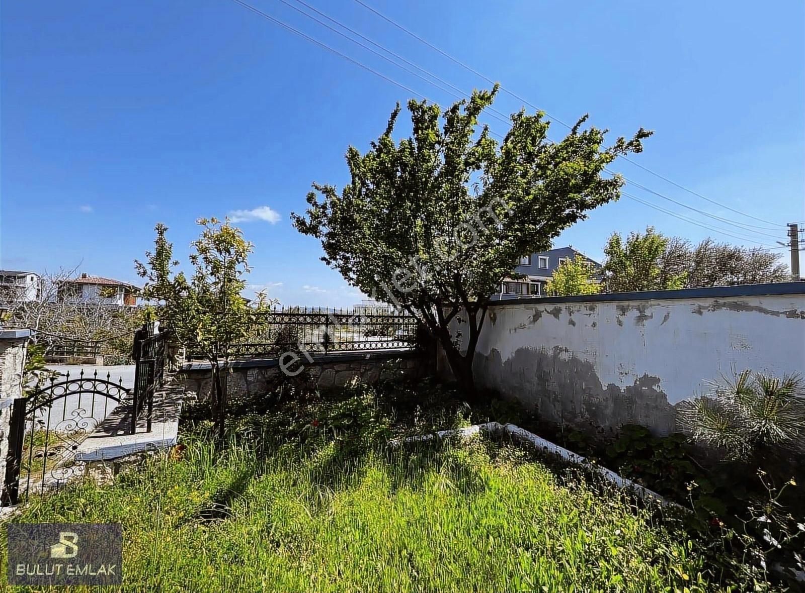 Bulut Emlak'tan Merkez Konumlu Deniz Manzaralı 4+1 Lüks Villa