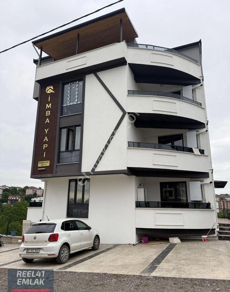 Eğimsiz Ve Deniz Manzaralı Çatı Dubleks