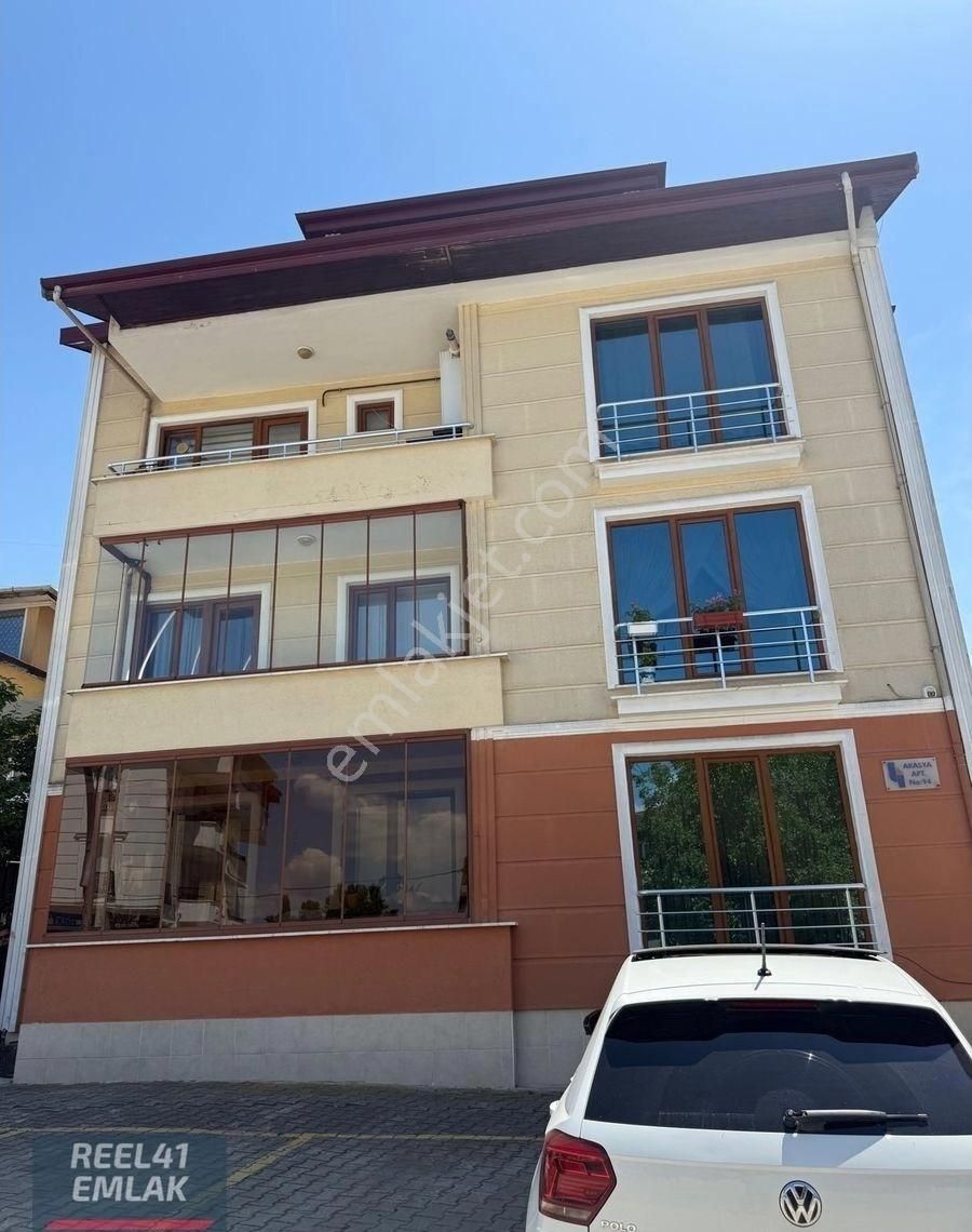 Başiskele Barbaros Ta Satılık 2+1 /90m2 Zemin Kat Daire