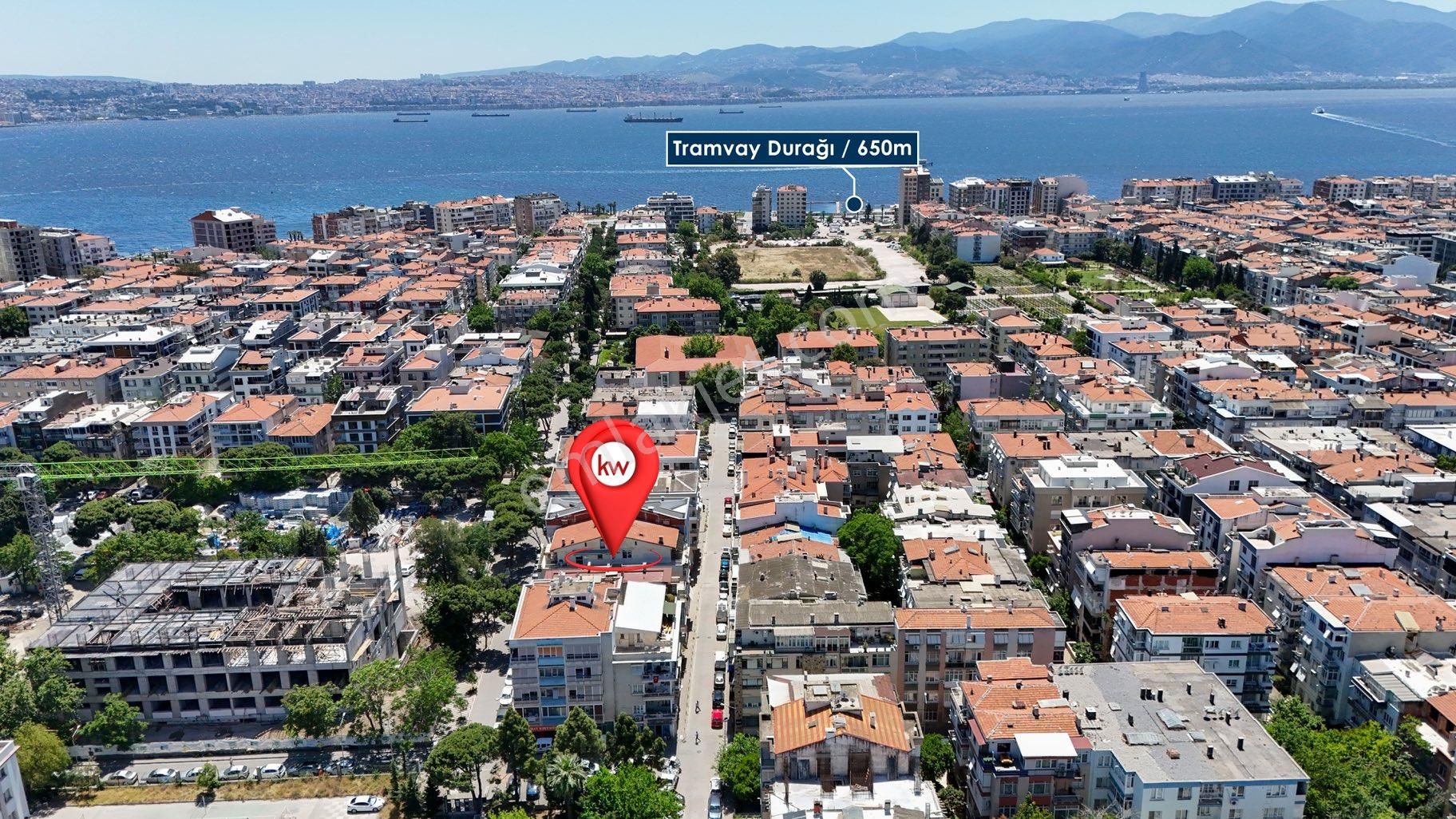 Karşıyaka Aksoy’da Muhteşem Konumda Kiralık Dükkan