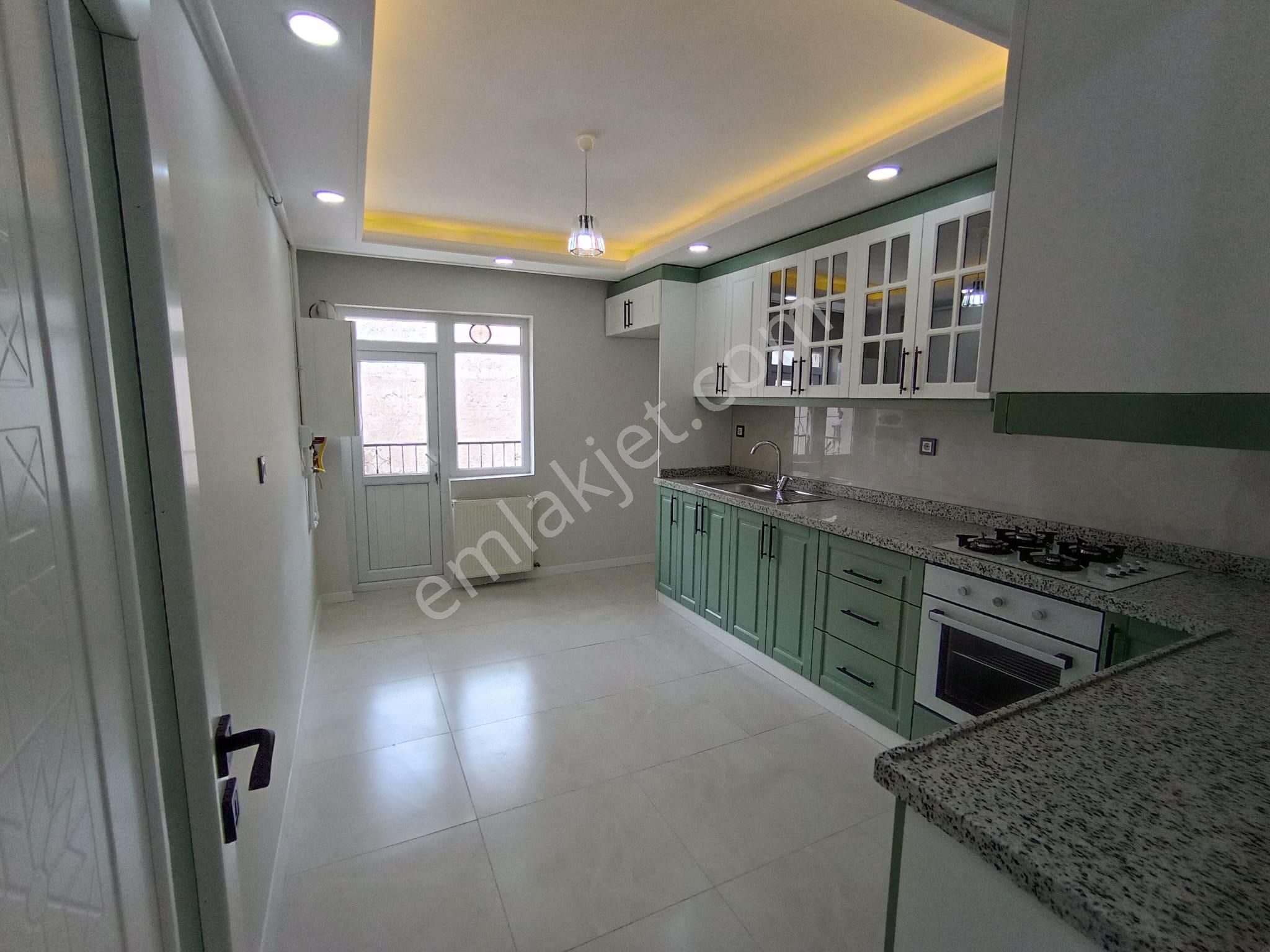 Sincan Plevne Mahallesinde Salon Bağımsız 3+1 Satılık Daire
