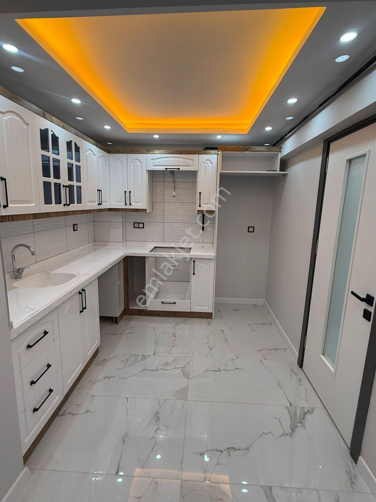 Kuyu Alan Mahallesi 4+1 140 M2 5 Katlının 4 Katı Açık Mutfak Petek Kombil