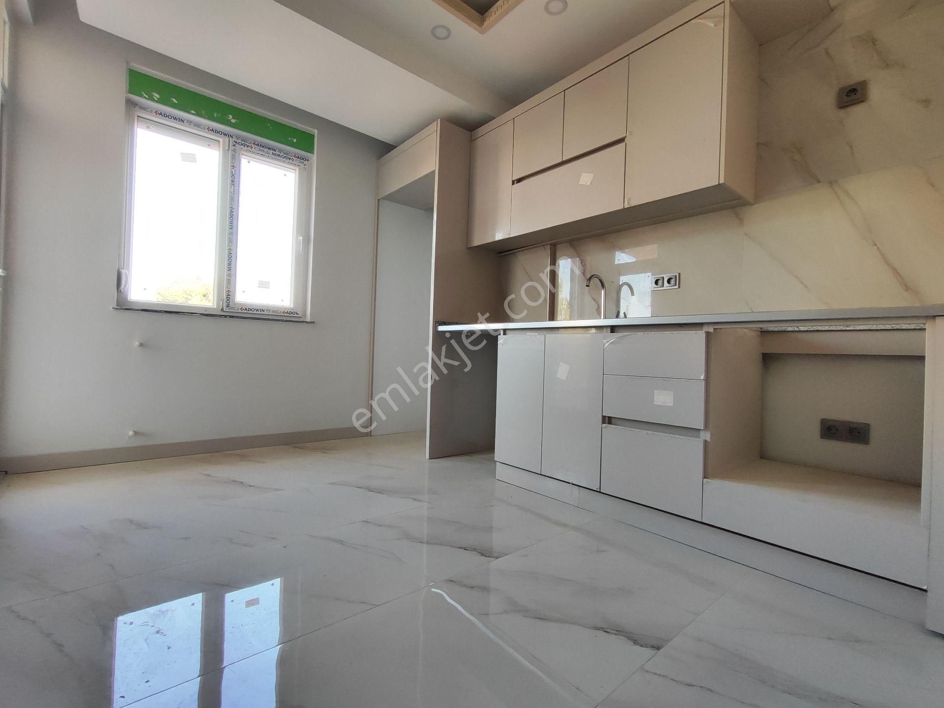 Antalya Tramvay Ve Ulaşım Yakını Katta Satılık Sıfır 2+1 Daire