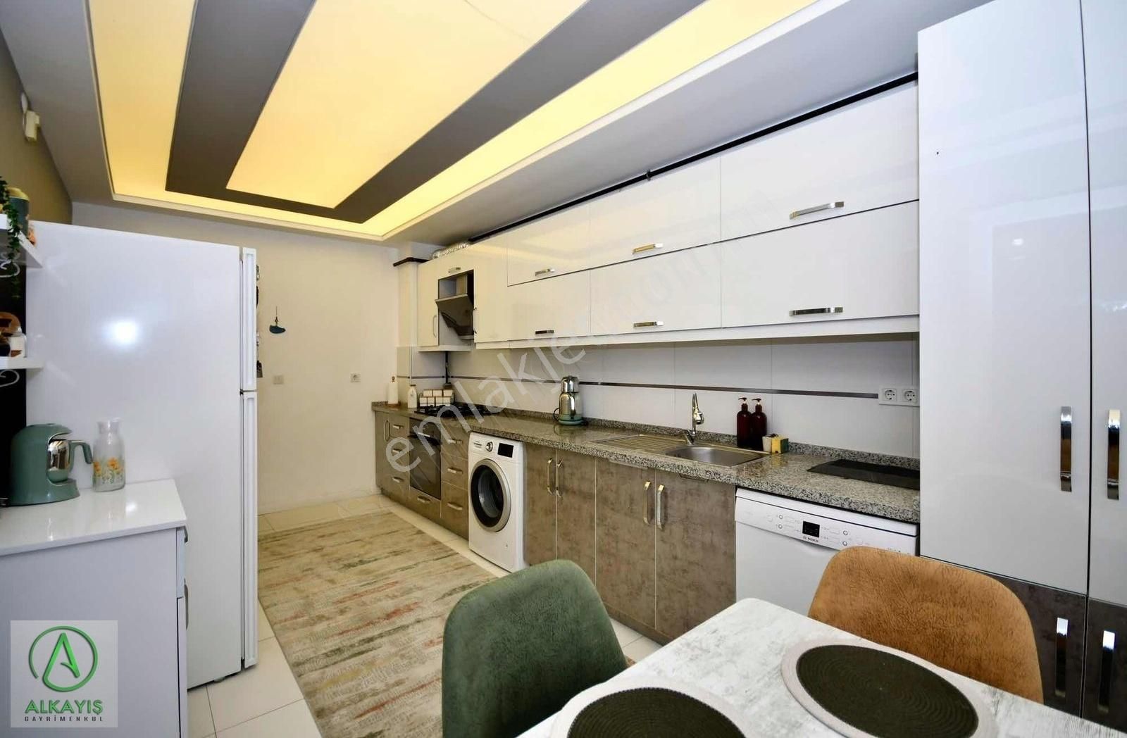 Alkayış'tan 140 M2 Site Konseptli 4+1 K.otoparklı Giyinme Odalı