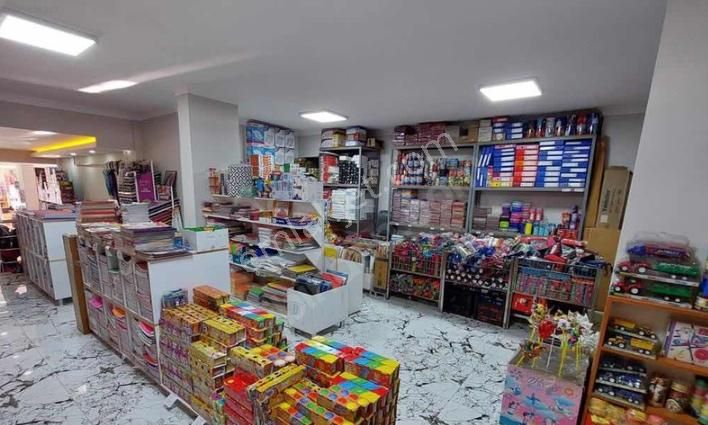 Okul Karşısı Geniş Vitrin Cepheli / Hazır Kiracılı 60m2 Dükkan
