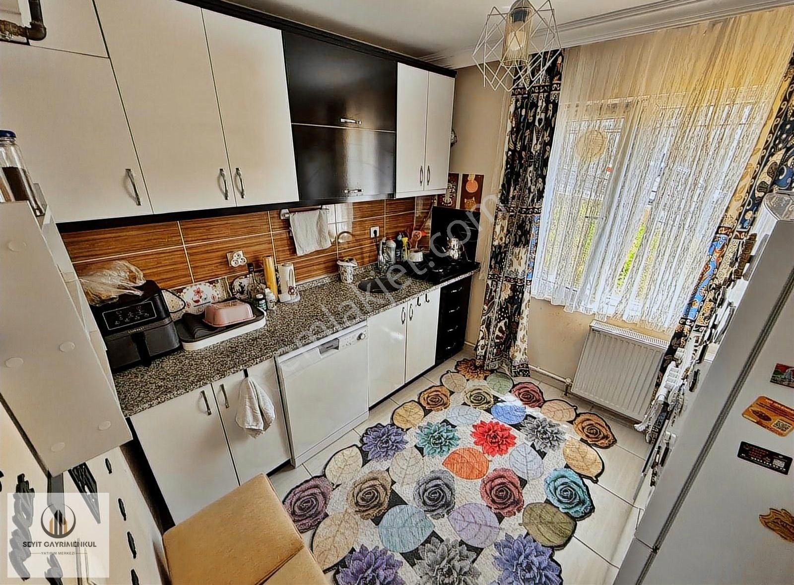 ▄*seyit Gayrimenkul*▄akşemsettin Mh.ana Cd.üzeri Yapılı Net 95m²