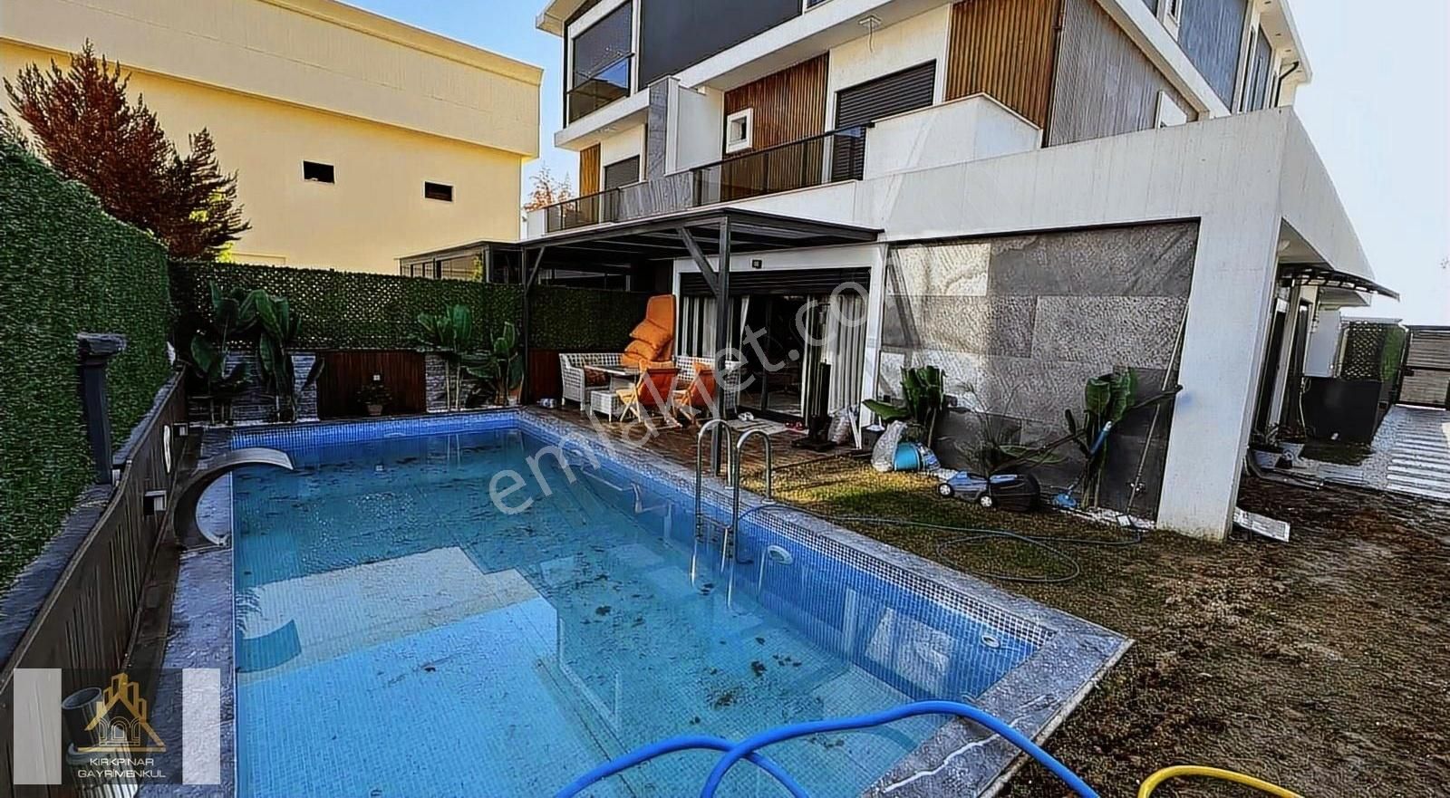 Kırkpınar Gayrimenkulden Satılık Havuzlu Ultra Luks Villa